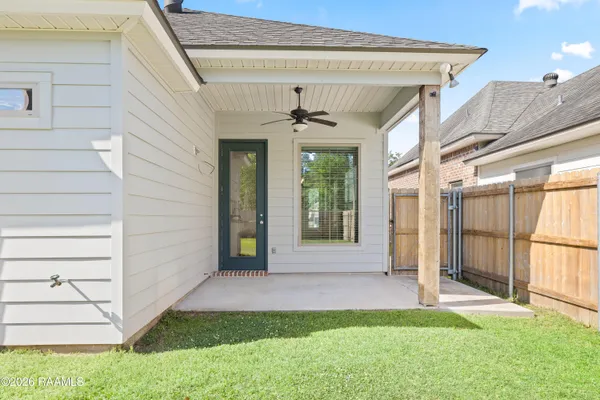 $1,800 | 237 Twin Meadow Lane, Lafayette, LA 70508
