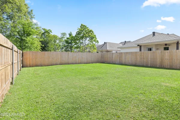 $1,800 | 237 Twin Meadow Lane, Lafayette, LA 70508