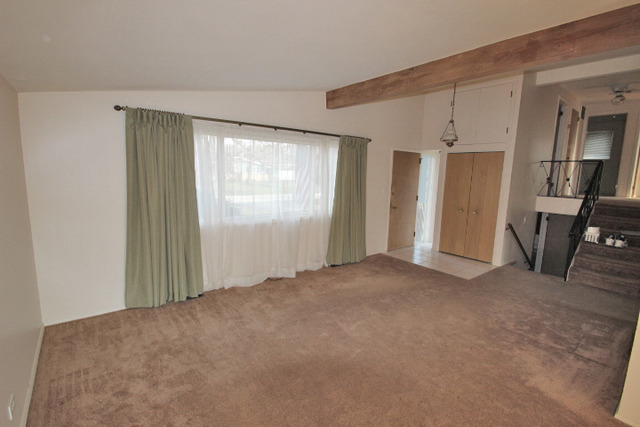1290 Banbury Road Mundelein, IL 60060 - Photo 2 of 16