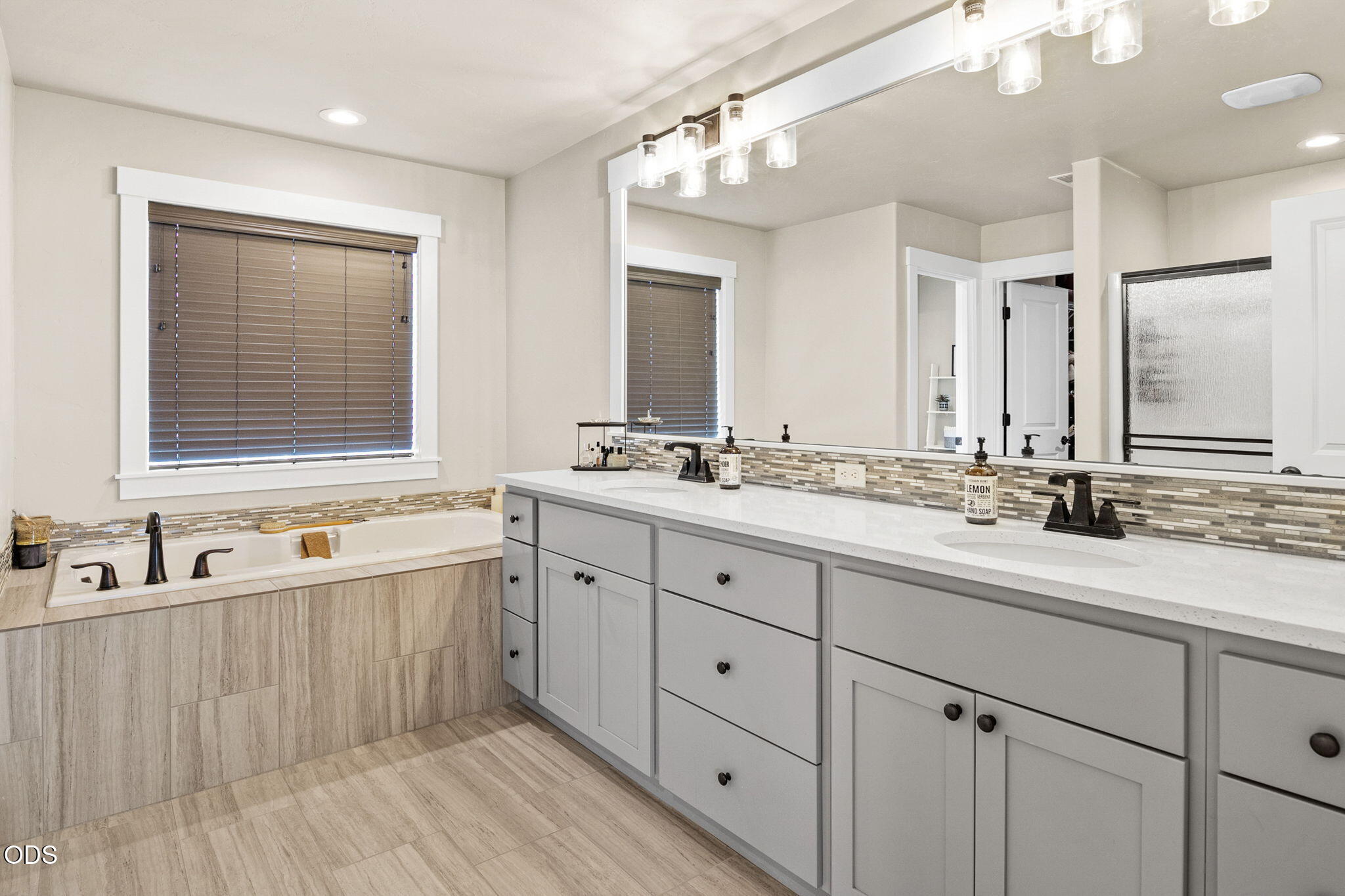736 Northwest 27th Street Redmond, OR 97756 - Photo 18 of 26