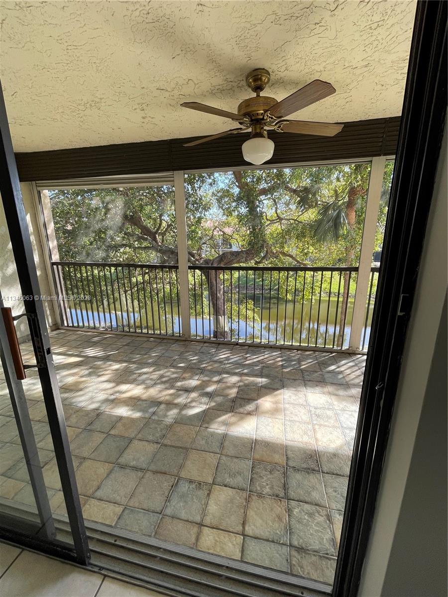 2201 Southwest 15th Street, Unit 252 Deerfield Beach, FL 33442 - Photo 6 of 12 a view of a interior of the house