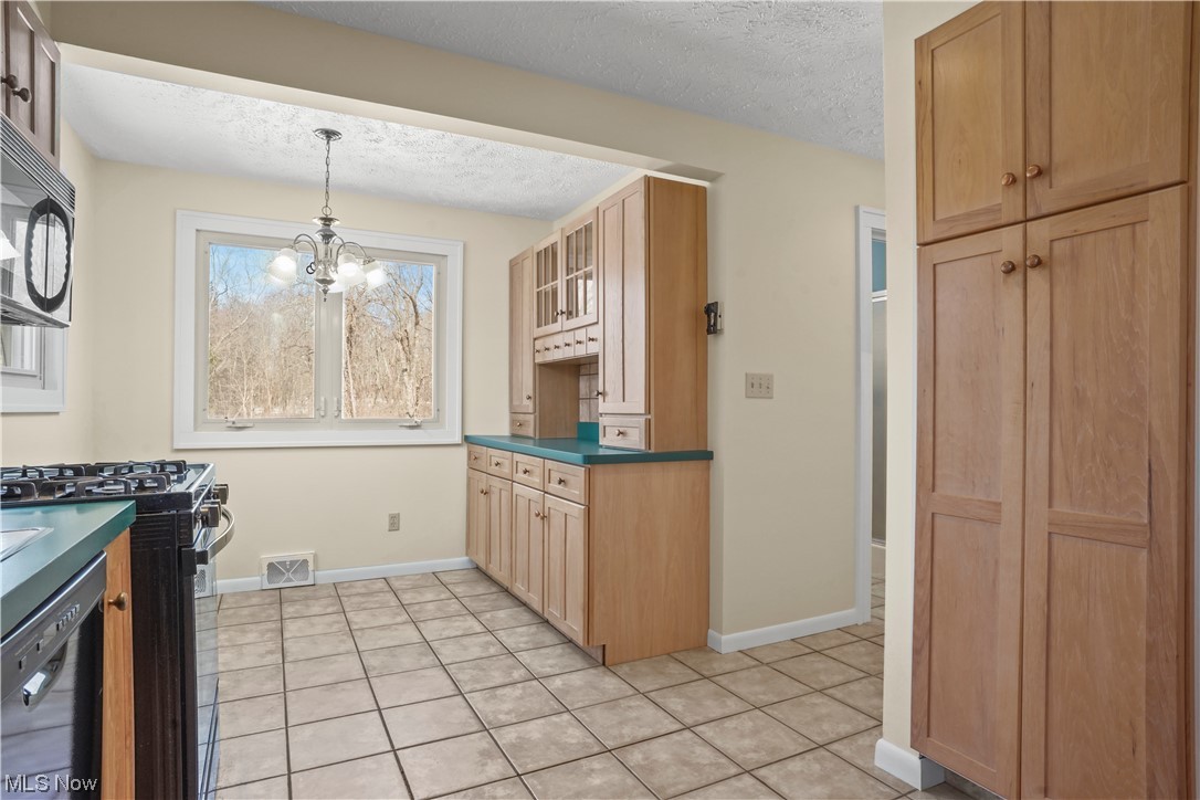 1481 Bell Road Chagrin Falls, OH 44022 - Photo 11 of 37 Gallery Image 11