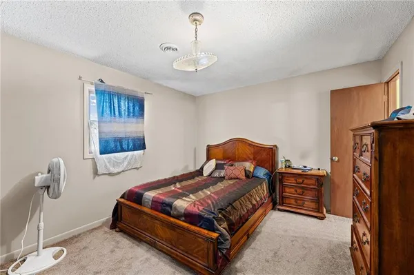$147,500 | 3 West Douglas Street, Iola, KS 66749