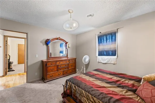 $147,500 | 3 West Douglas Street, Iola, KS 66749