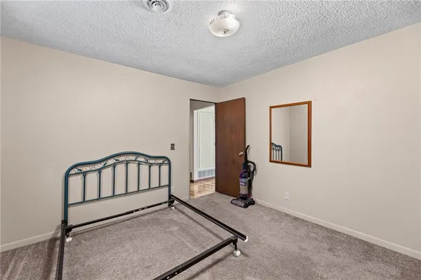 $147,500 | 3 West Douglas Street, Iola, KS 66749