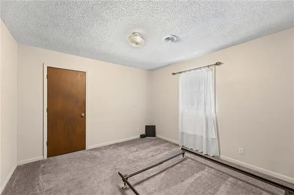 $147,500 | 3 West Douglas Street, Iola, KS 66749