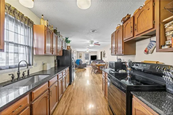 $147,500 | 3 West Douglas Street, Iola, KS 66749