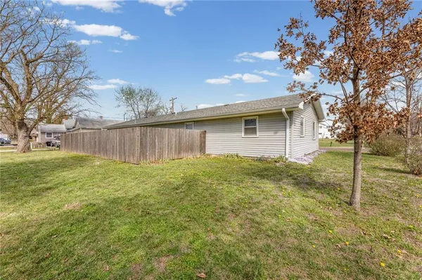 $147,500 | 3 West Douglas Street, Iola, KS 66749