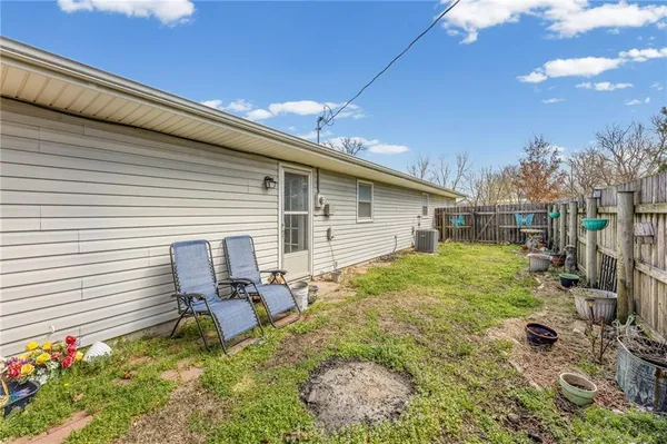 $147,500 | 3 West Douglas Street, Iola, KS 66749