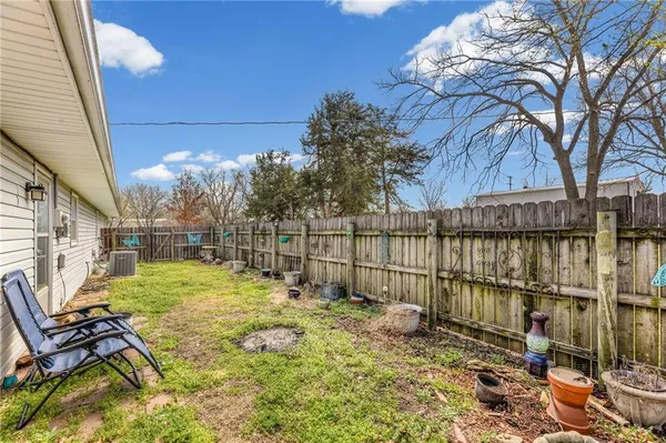 $147,500 | 3 West Douglas Street, Iola, KS 66749