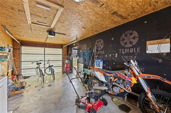 $147,500 | 3 West Douglas Street, Iola, KS 66749