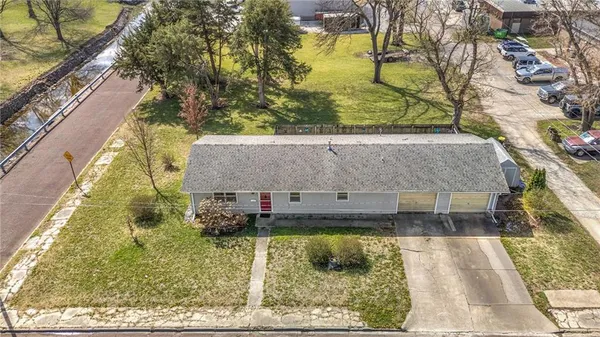 $135,000 | 3 West Douglas Street, Iola, KS 66749