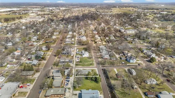 $147,500 | 3 West Douglas Street, Iola, KS 66749