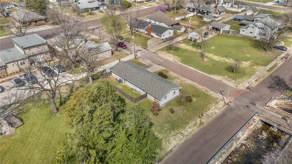 $147,500 | 3 West Douglas Street, Iola, KS 66749