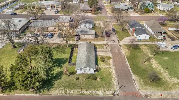 $147,500 | 3 West Douglas Street, Iola, KS 66749