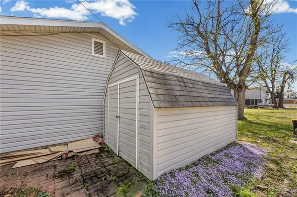 $147,500 | 3 West Douglas Street, Iola, KS 66749