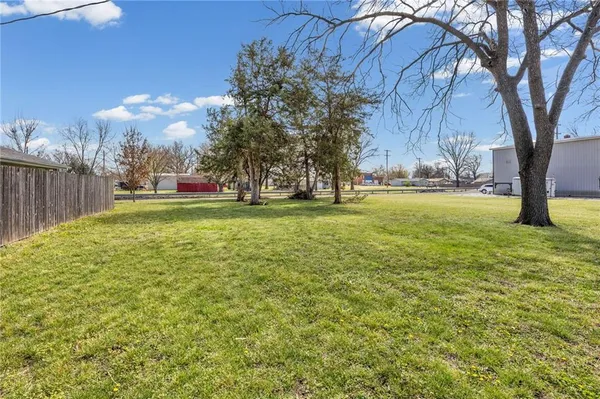 $147,500 | 3 West Douglas Street, Iola, KS 66749