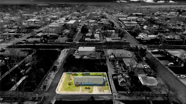 $147,500 | 3 West Douglas Street, Iola, KS 66749