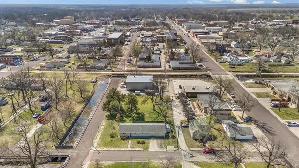 $147,500 | 3 West Douglas Street, Iola, KS 66749