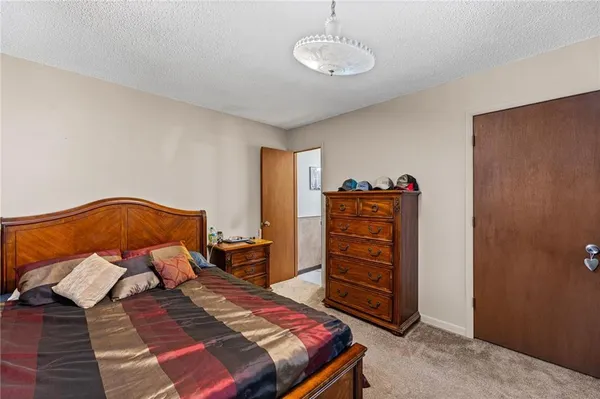 $147,500 | 3 West Douglas Street, Iola, KS 66749