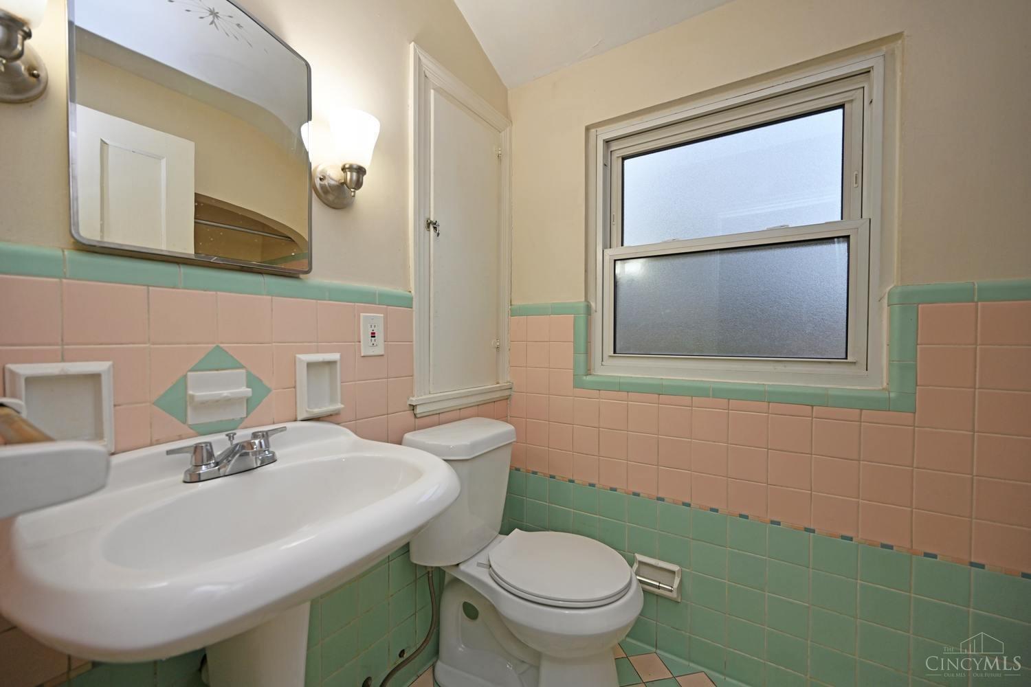 6143 Argus Road Cincinnati, OH 45224 - Photo 14 of 20 Gallery Image 14