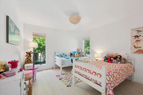 $2,995,000 | 14 Livery Lane, East Hampton, NY 11937