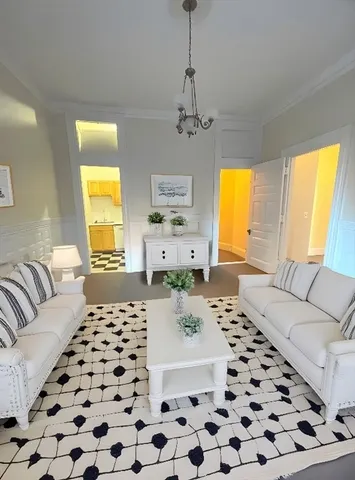 $2,700 | 471 Commonwealth Avenue, Unit 1R, Boston, MA 02215