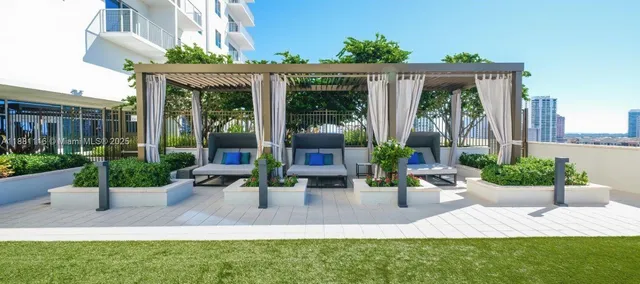 $3,512 | 591 Evernia Street, Unit A6, West Palm Beach, FL 33401