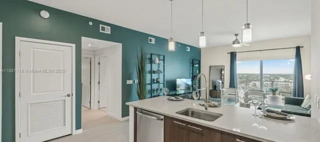 $3,512 | 591 Evernia Street, Unit A6, West Palm Beach, FL 33401