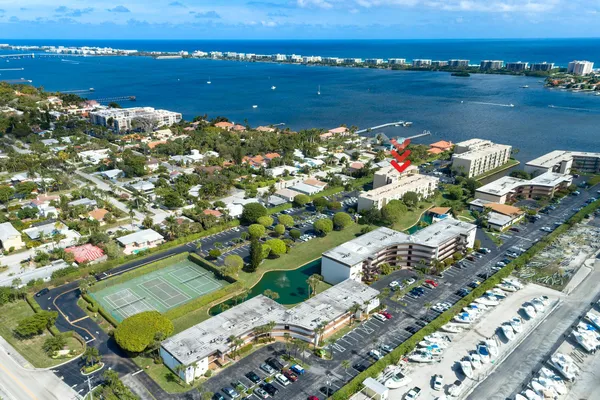 $149,900 | 890 North Federal Highway, Unit 302, Lantana, FL 33462