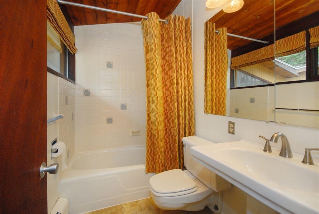 38 Woodside Road Harvard, MA 01451 - Photo 20 of 32