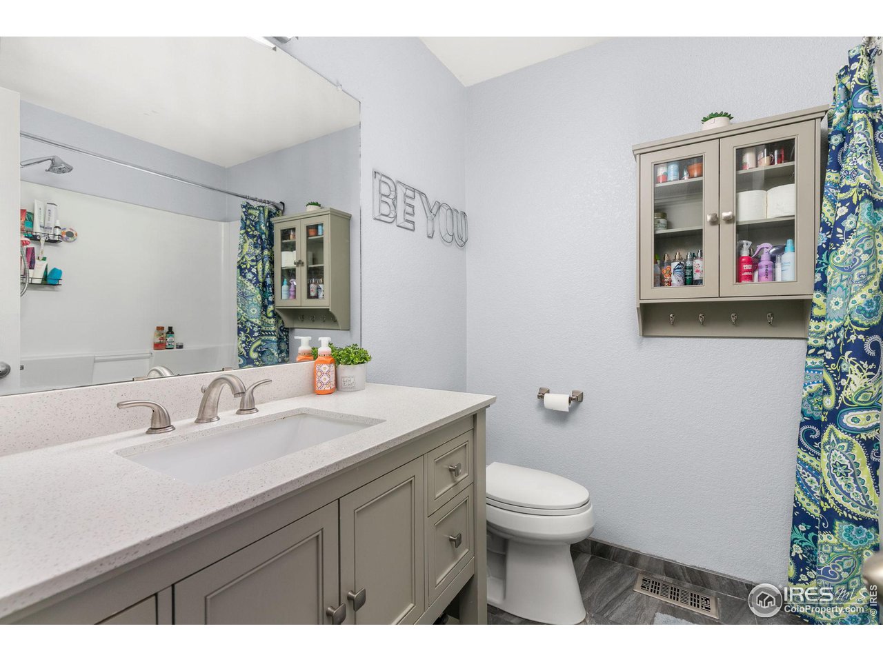 8733 19th St Road Greeley, CO 80634 - Photo 17 of 36 Upper-level guest bathroom (full bath)