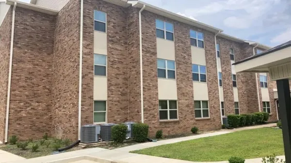 $1,059 | 705 Northeast 7th Street, McRae-Helena, GA 31037