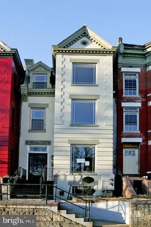 $3,000 | 34 Rhode Island Avenue Northeast, Unit 1, Washington, DC 20002