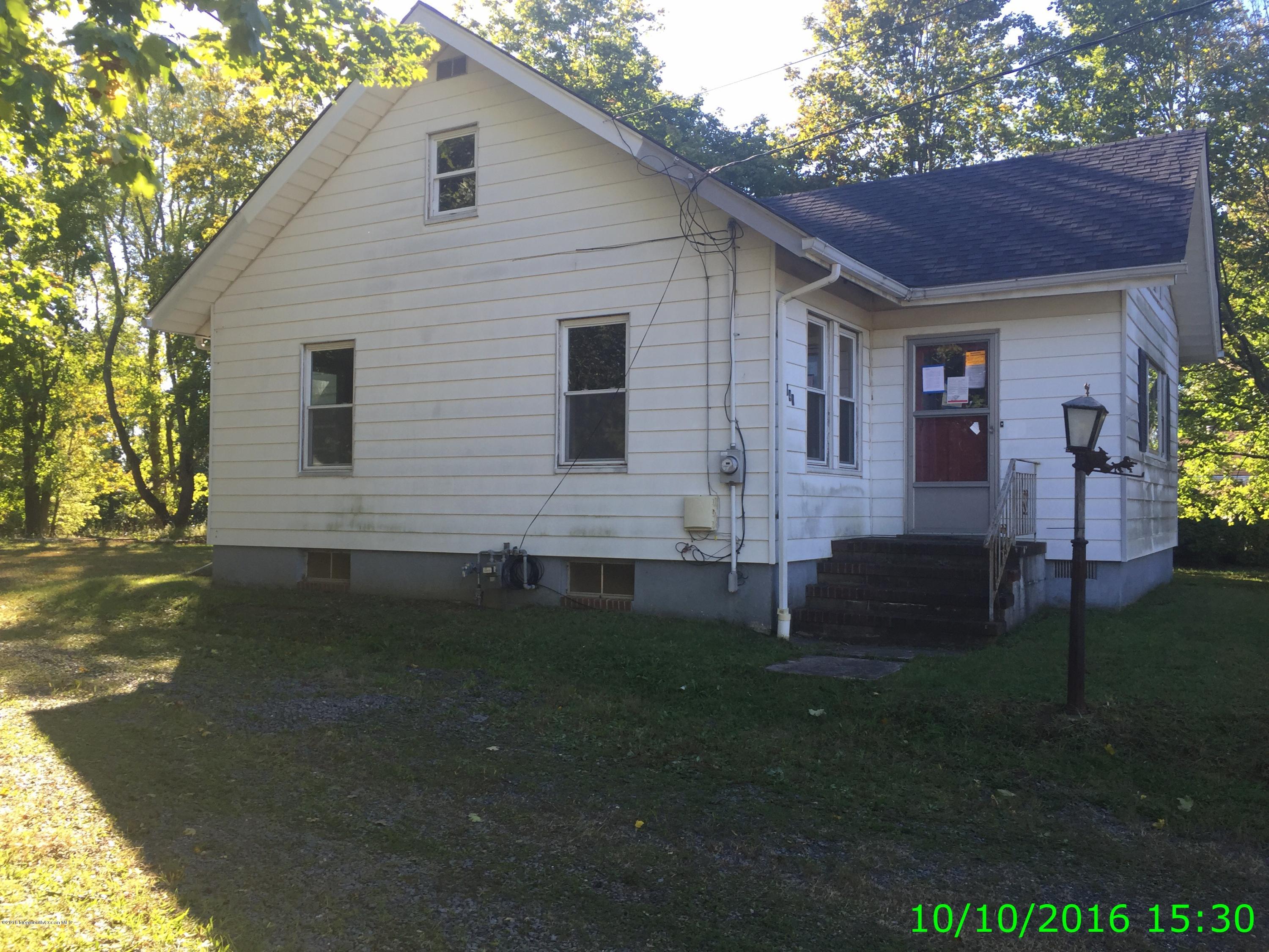 141 Adelphia Road Farmingdale, NJ 07727 - Photo 1 of 7 IMG_5005