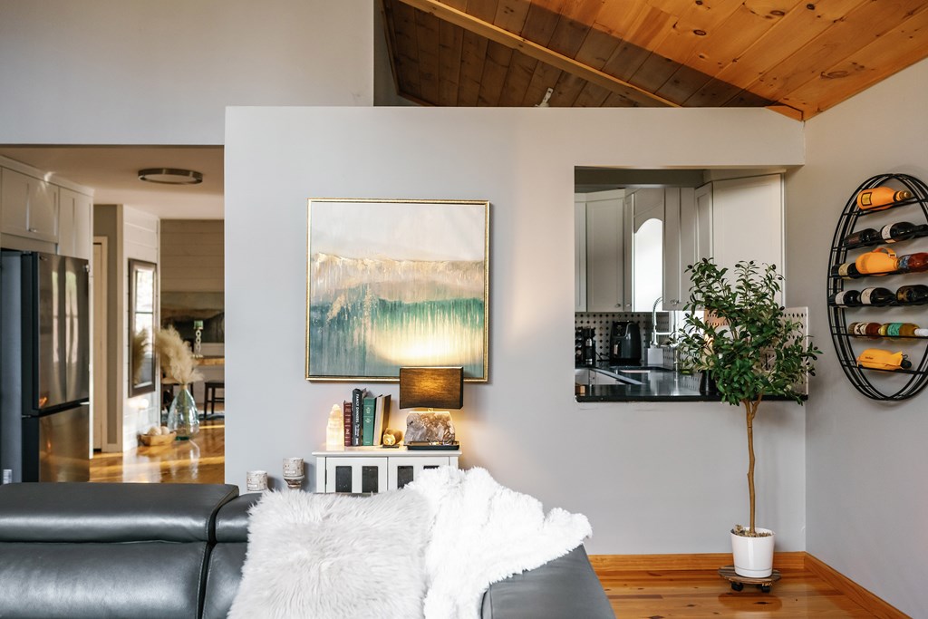 31 Highland Hammock Drive Blue Ridge, GA 30513 - Photo 31 of 67 a living room with furniture and a mirror