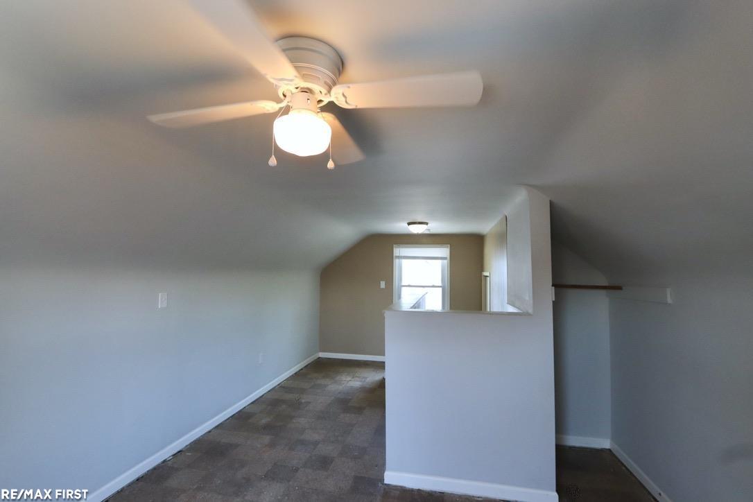 20836 Hampton Road Harper Woods, MI 48225 - Photo 9 of 17 50044520-8.JPG