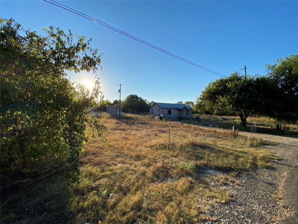 404 Whispering Oaks Loop Killeen, TX 76549 - Photo 3 of 8 a view of a yard