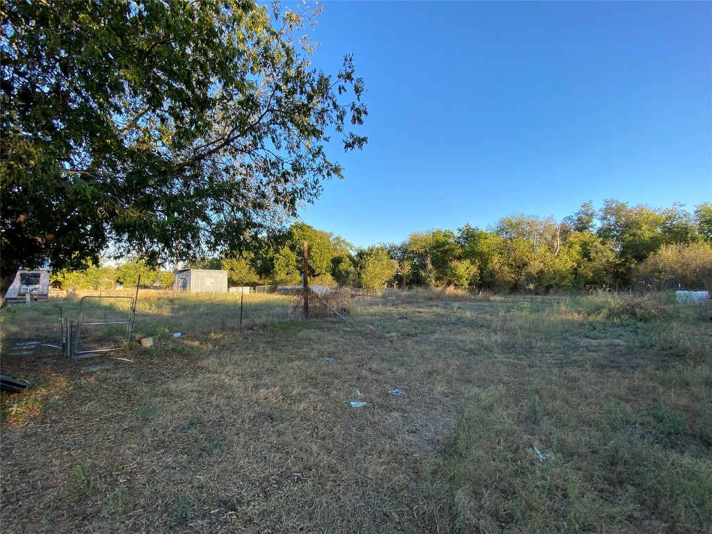404 Whispering Oaks Loop Killeen, TX 76549 - Photo 7 of 8 a view of yard with green space