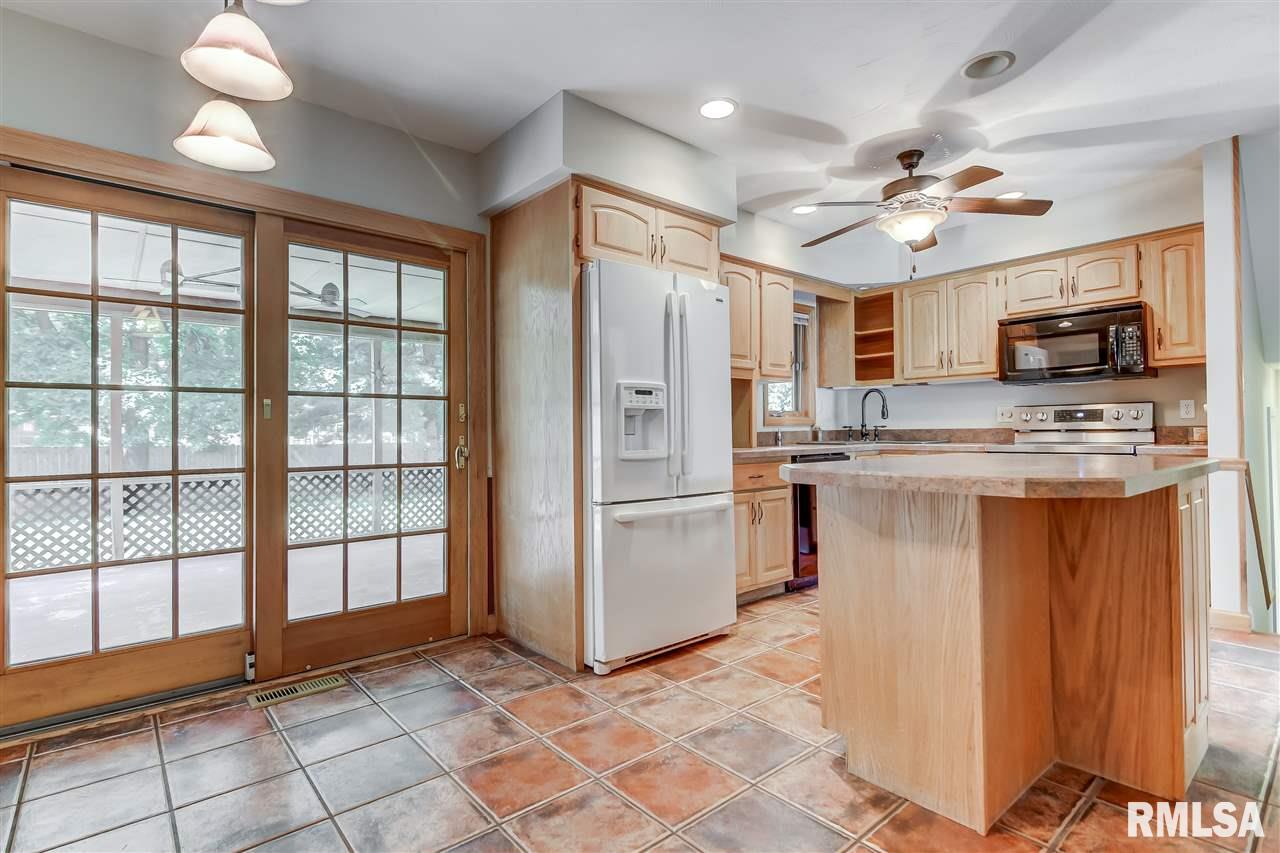 4009 Hazelcrest Road Springfield, IL 62703 - Photo 9 of 34