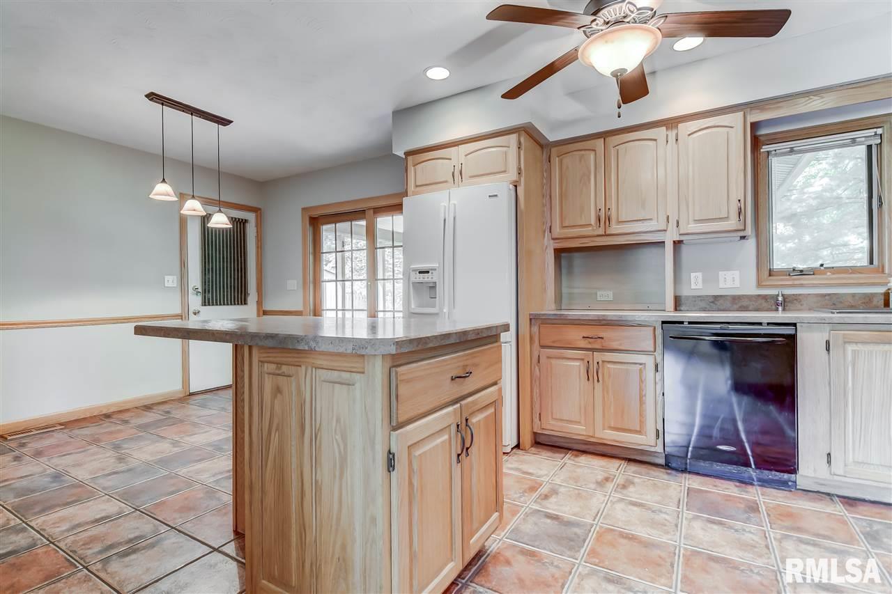 4009 Hazelcrest Road Springfield, IL 62703 - Photo 10 of 34