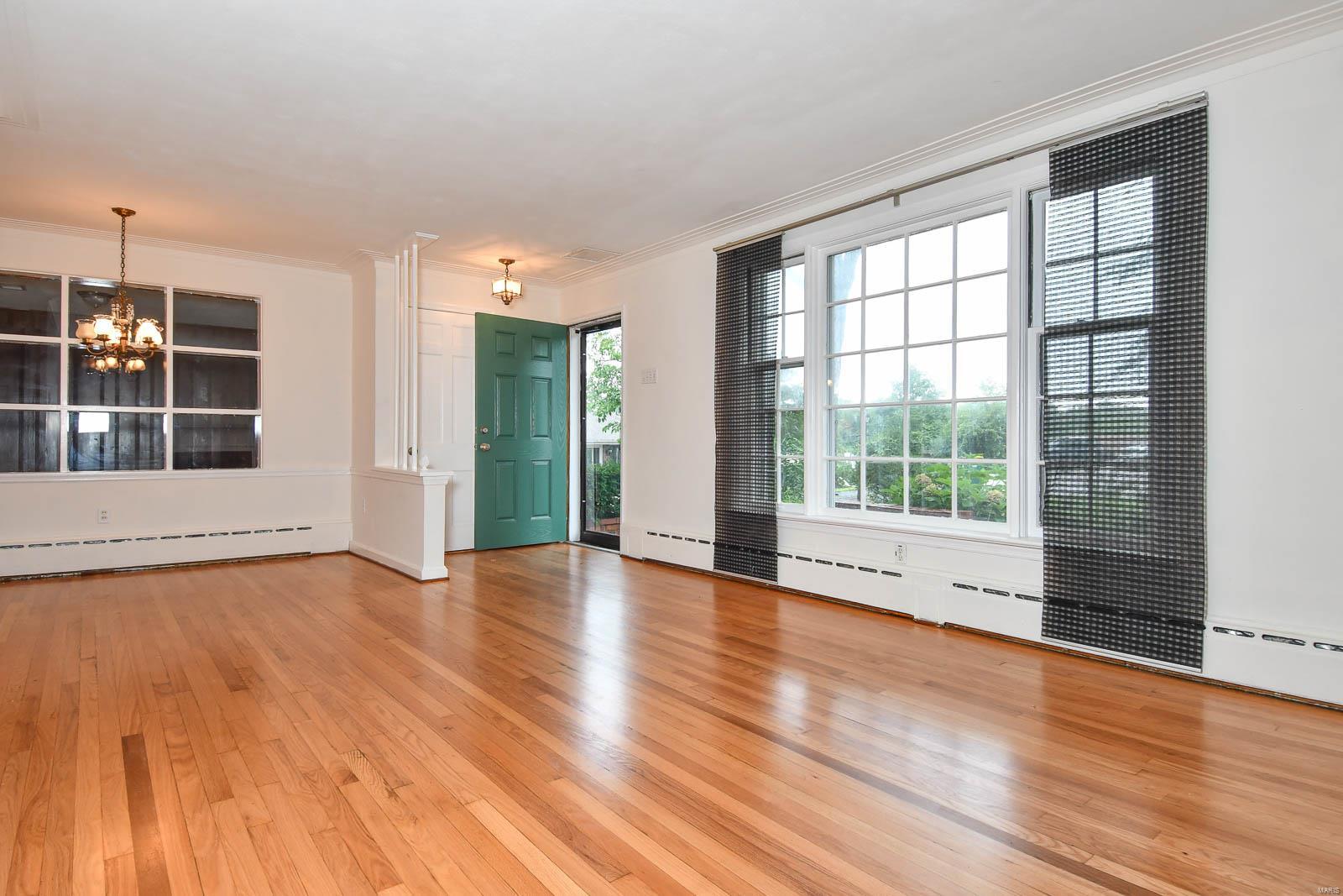 32 Green Acres Road St. Louis, MO 63137 - Photo 5 of 46