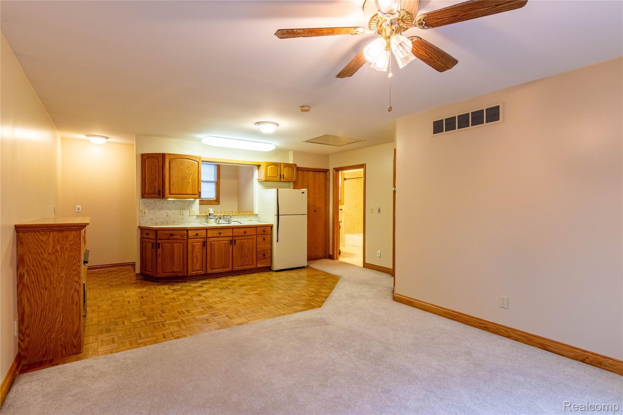33414 Old Timber Road Farmington, MI 48331 - Photo 26 of 36 59.In-lawsuite