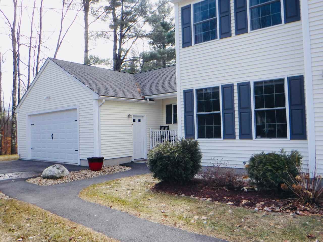 573 Hooksett Road Auburn, NH 03032 - Photo 4 of 40