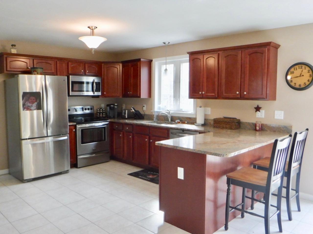 573 Hooksett Road Auburn, NH 03032 - Photo 7 of 40