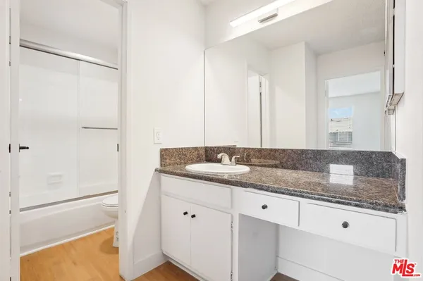 $3,595 | 1352 South Carmelina Avenue, Unit 308, Los Angeles, CA 90025