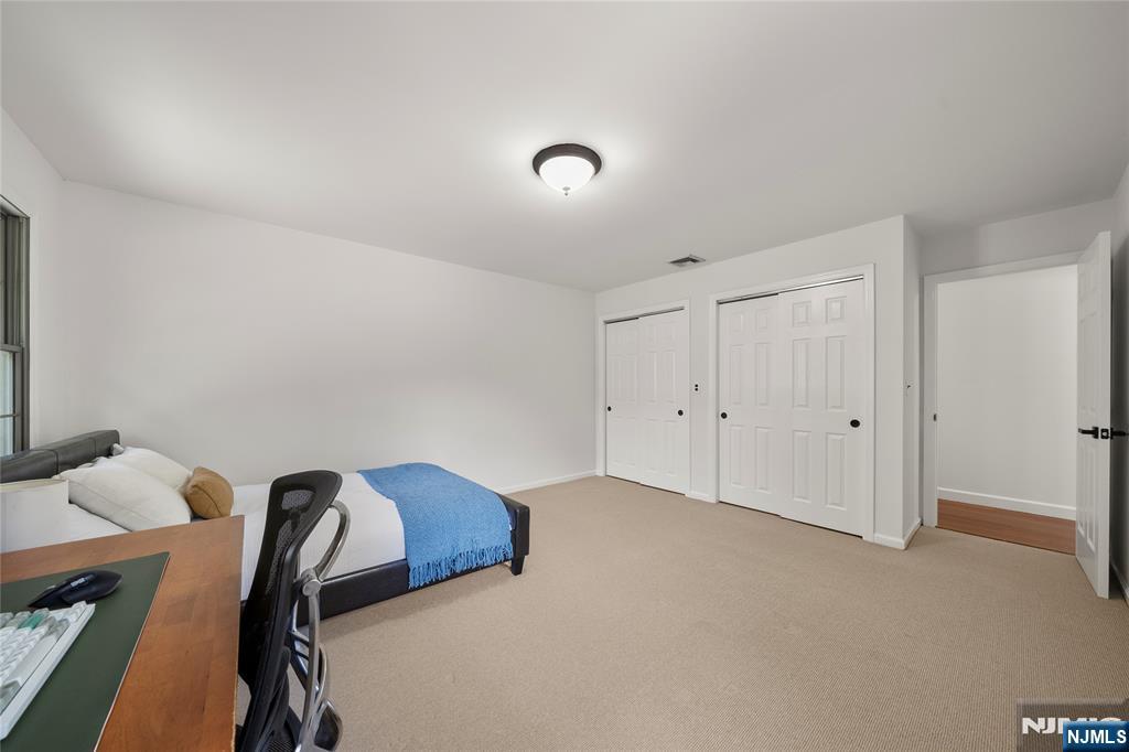22 Kendrick Street Paramus, NJ 07652 - Photo 25 of 36