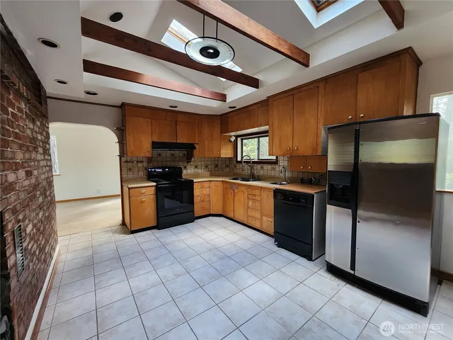 $4,500 | 8775 Battle Point Drive Northeast, Bainbridge Island, WA 98110