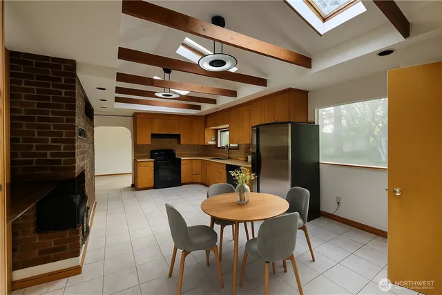 $4,500 | 8775 Battle Point Drive Northeast, Bainbridge Island, WA 98110