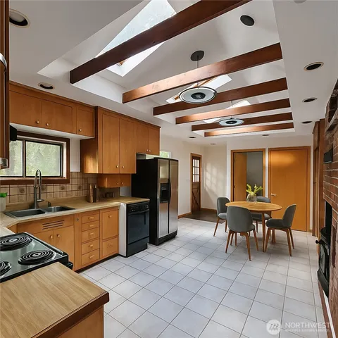 $4,500 | 8775 Battle Point Drive Northeast, Bainbridge Island, WA 98110